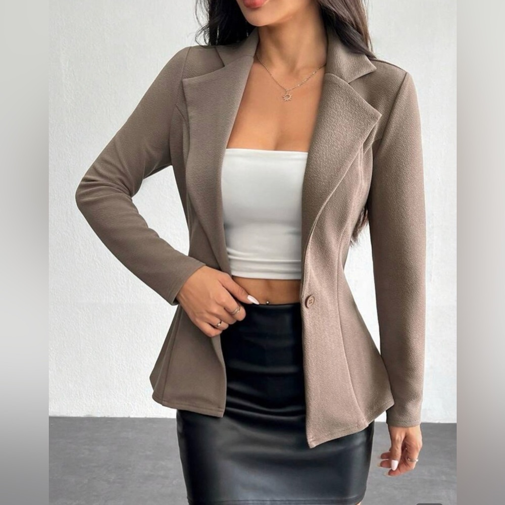 SHEIN PETITE Lapel Neck Single Button Blazer Office size small